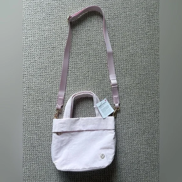 lululemon athletica Pale Pink Shoulder Tote with Removable Strap - Picture 5 of 9